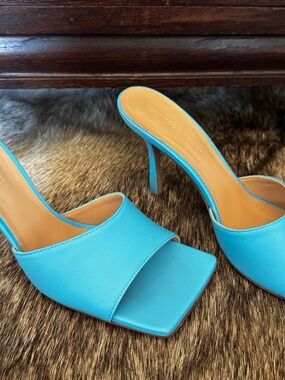 Bottega Veneta mules